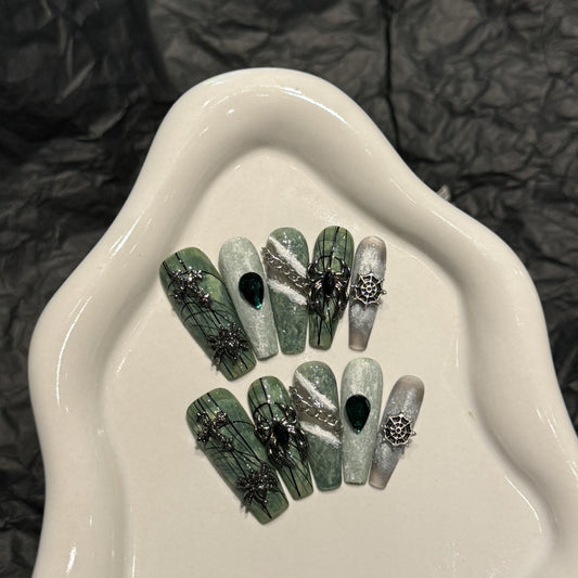 Dark dark green Spice Girls Halloween black three-dimensional black spider hand-painted white snake handmade | 365nails