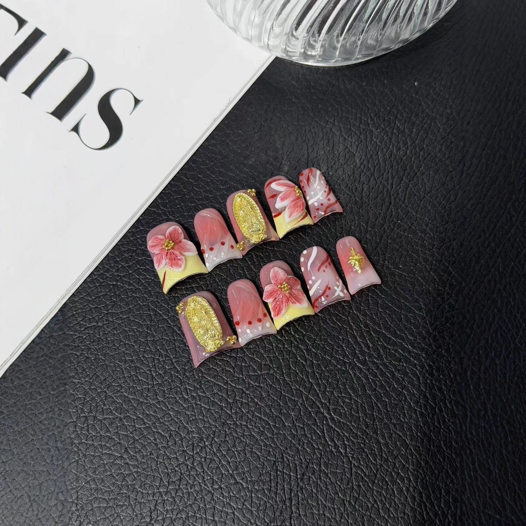 365nails 꽃피는 속삭임 3D 입체 플로럴 수제 아몬드형 네일