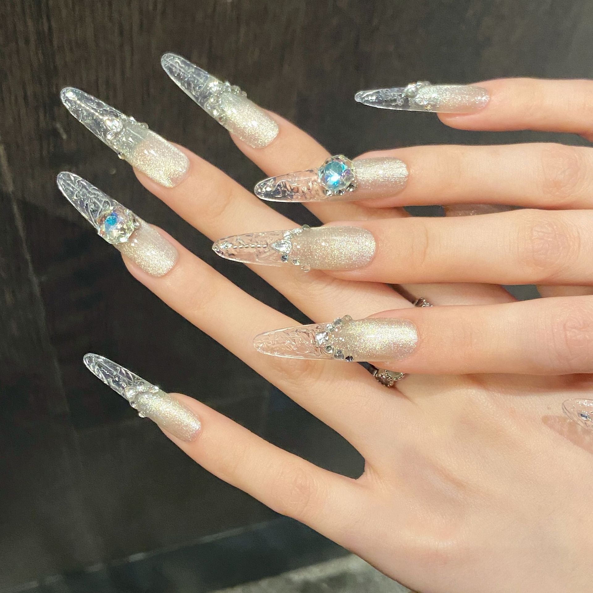 365nails: "水晶冰夢" – 3D 水晶與全息亮粉 手工製 尖形 穿戴甲