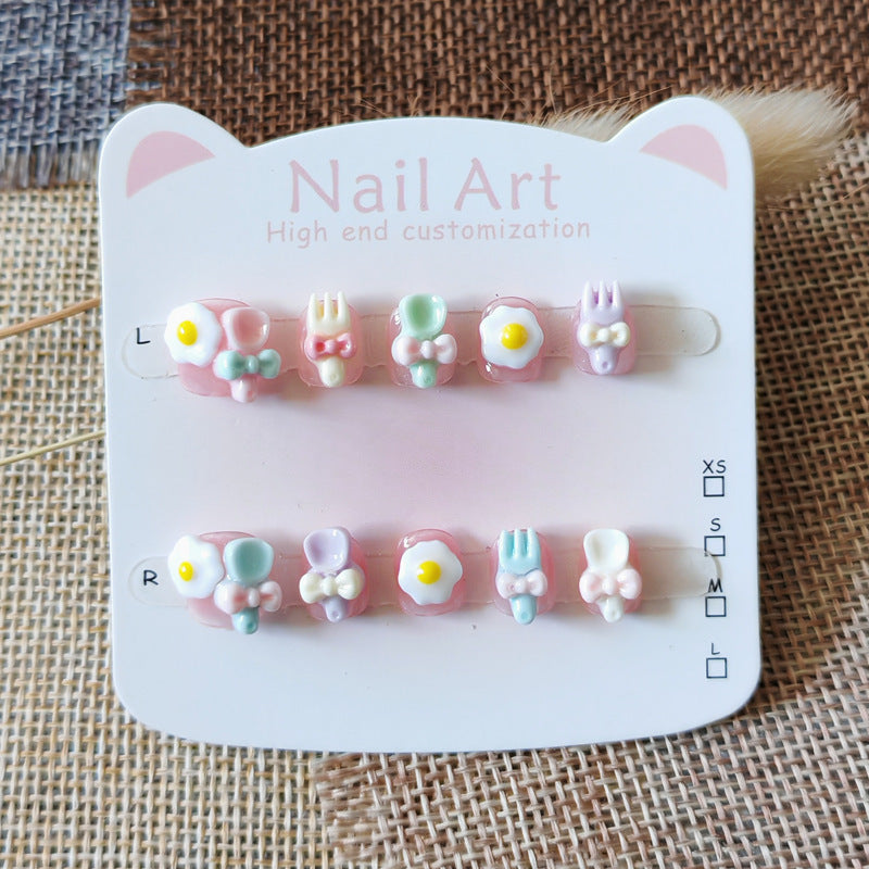 365nails：粉彩兔子花園 — 手工製可愛短款橢圓形穿戴甲（兔子與雛菊圖案）