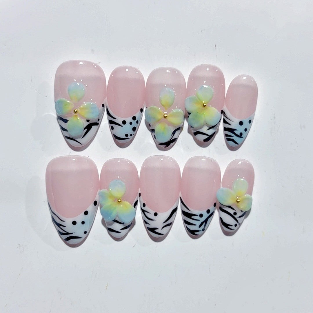 365nails-Zebra Blossom: "Zebra Floral Gradiente" – Unhas Postiças Artesanais Médias Amendoada
