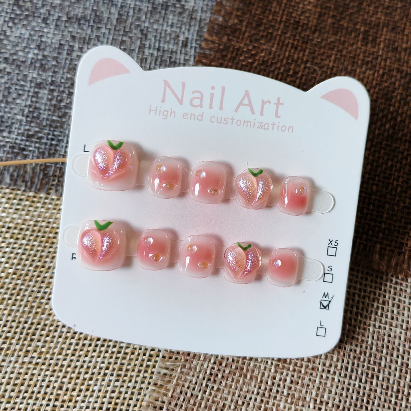 365nails：桃粉光澤 — 手工製可愛短款橢圓形穿戴甲（桃子圖案）
