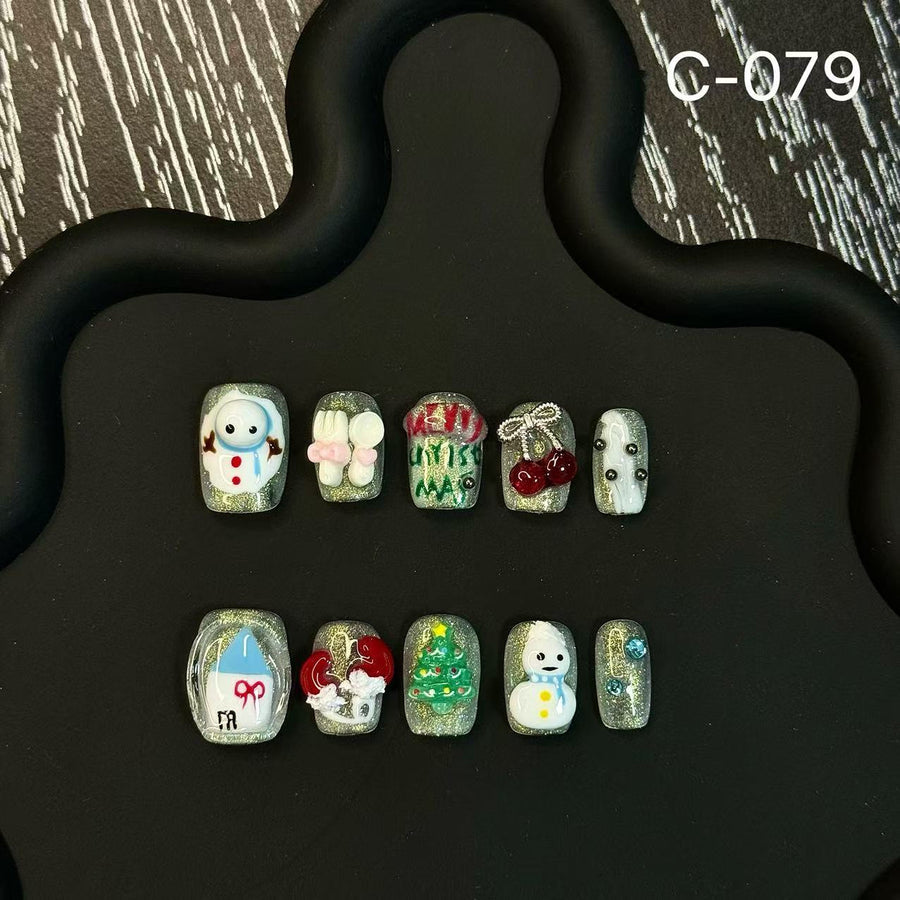 365nails: "겨울의 환상" – 3D 크리스마스 수제 아몬드형 네일