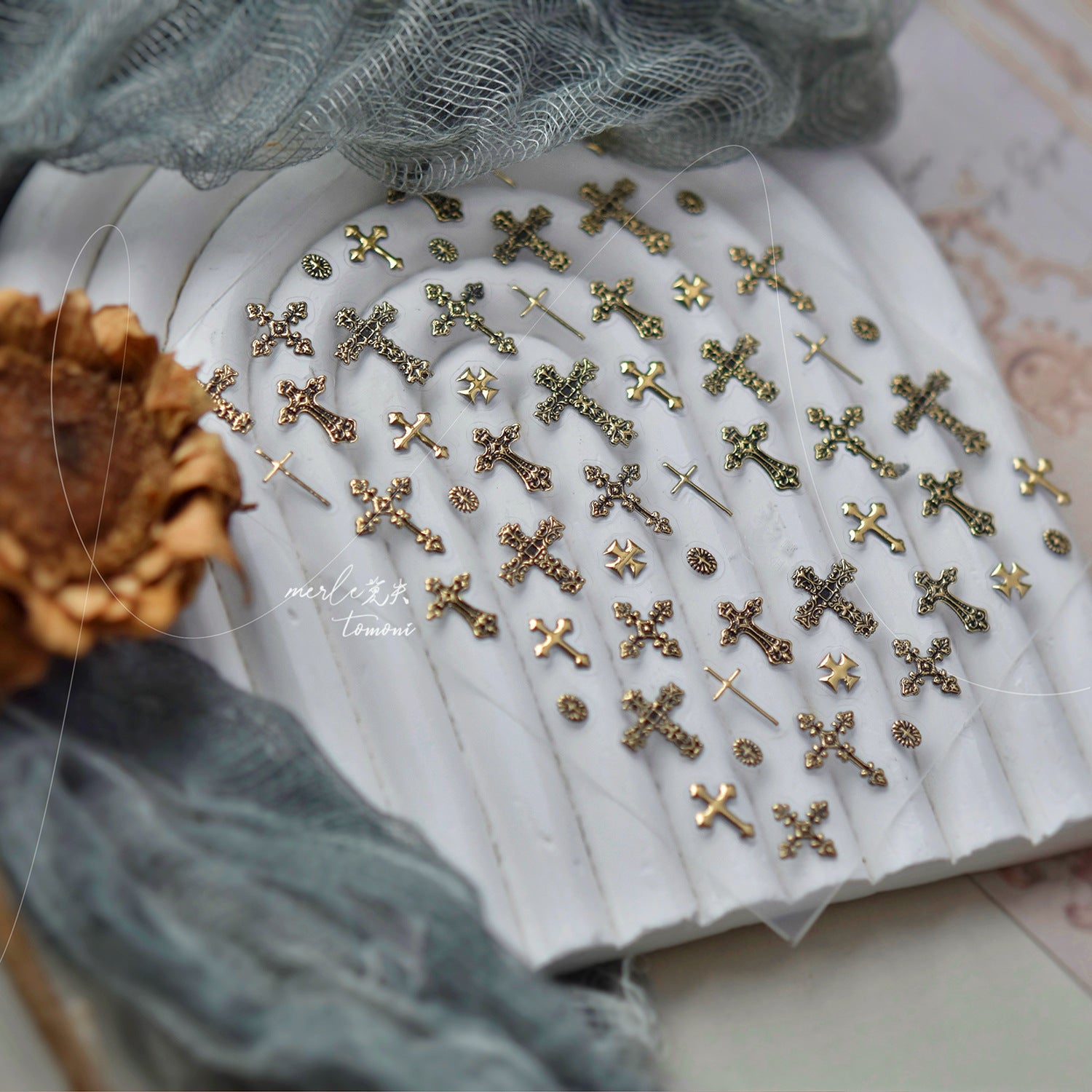 Vintage Gothic Cross – Edgy Punk Nail Art Set