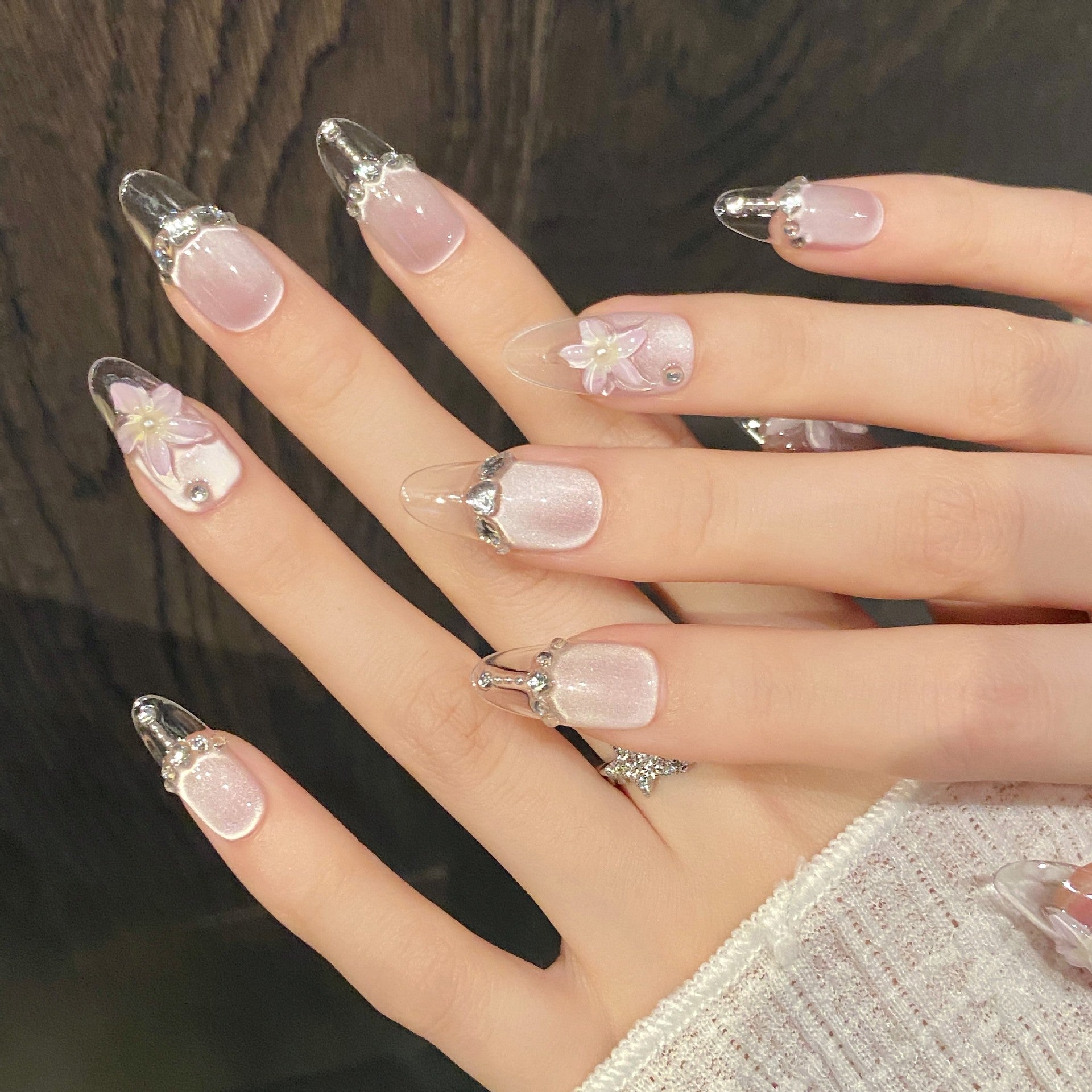 365nails: "丁香夢" – 3D立體花蝶 手工製尖形甲片