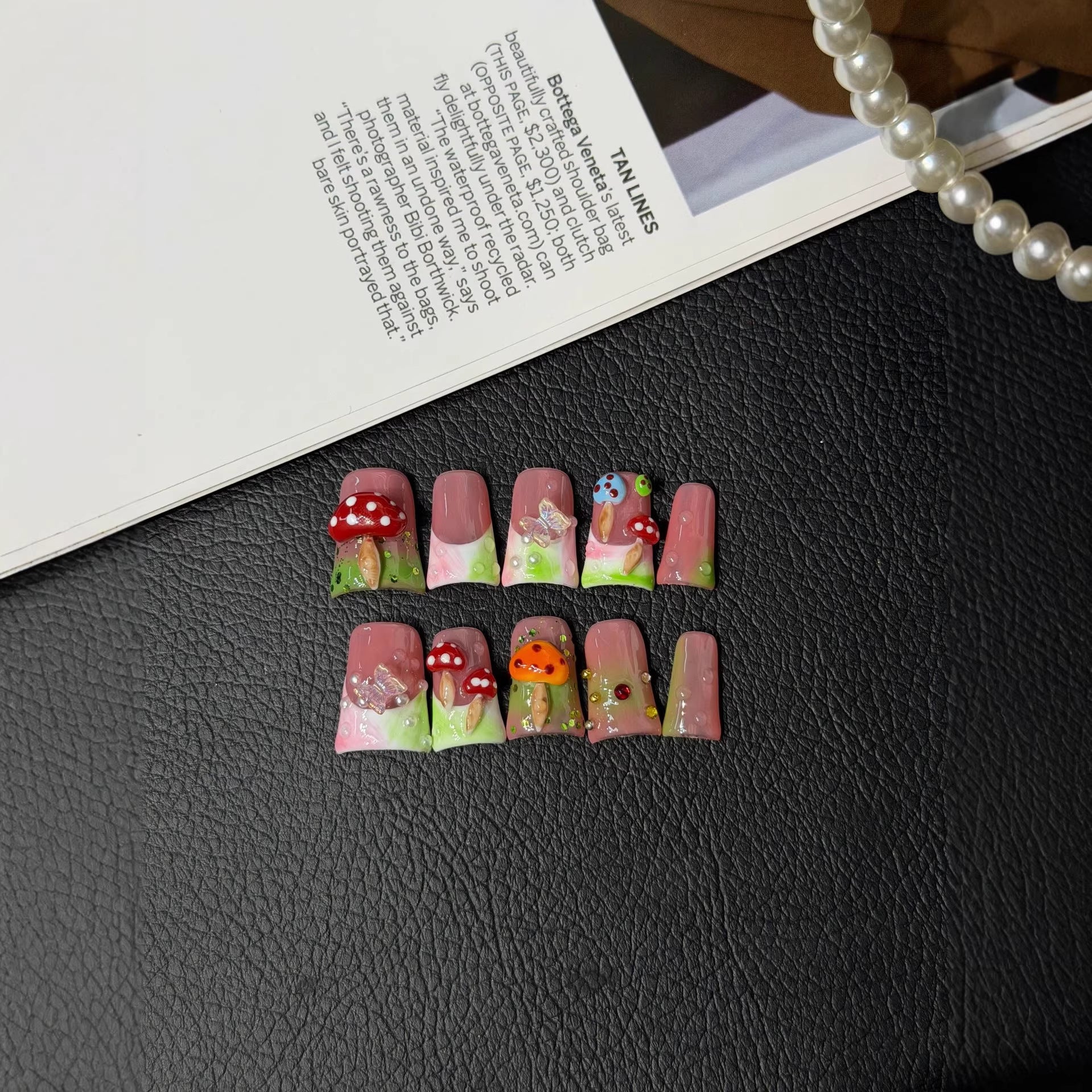 365nails: 「童話森林」—3D蘑菇與花卉 手工製 方形 穿戴甲