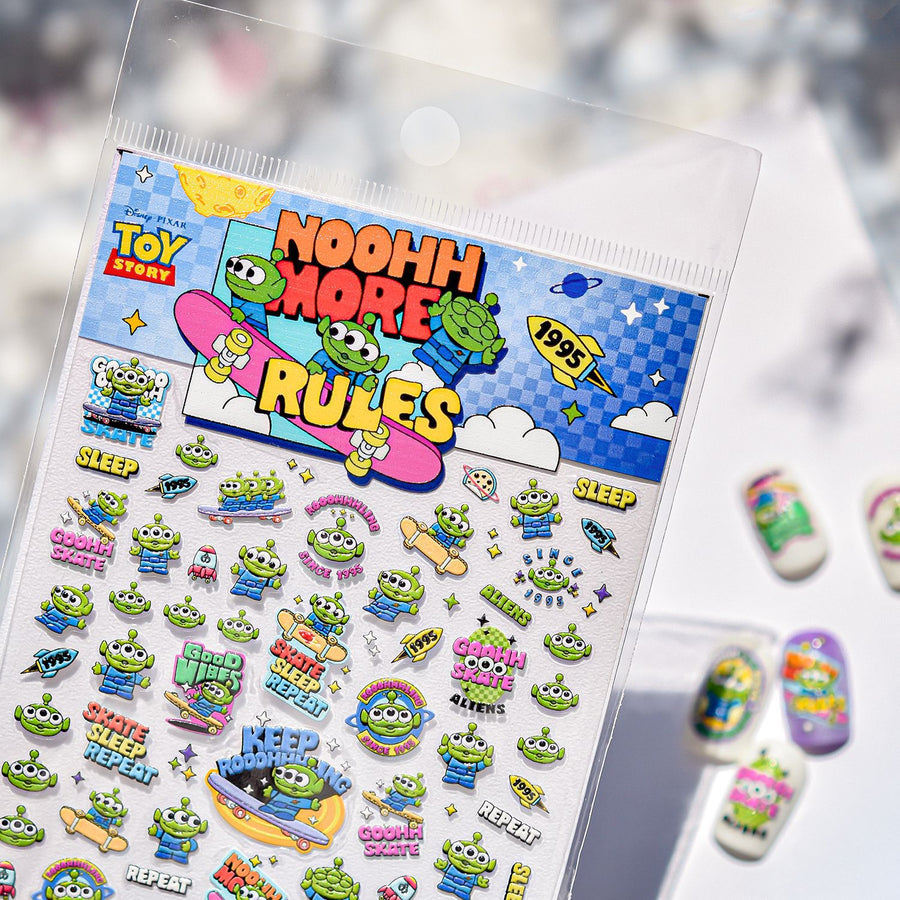 Toy Story Alien Skate Crew – Retro Street Nail Art Set