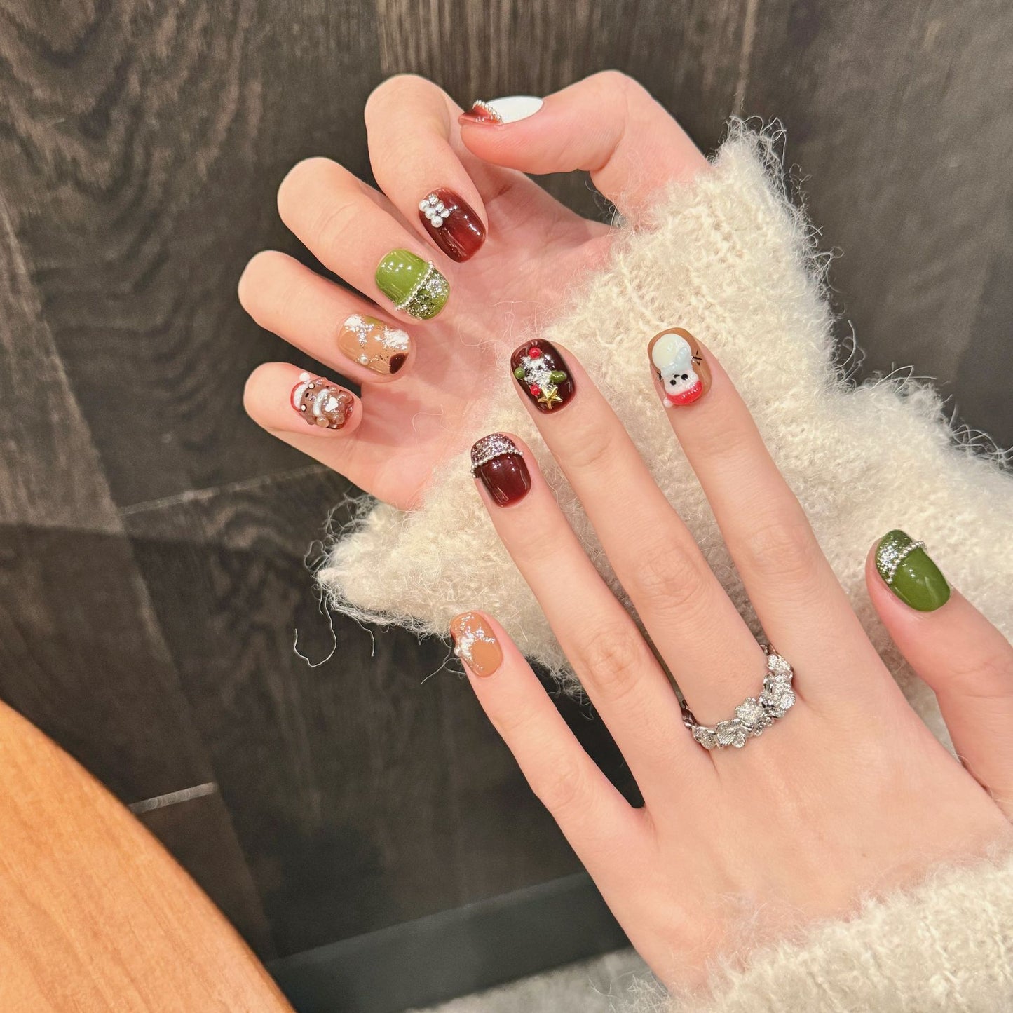 Christmas Bear & Snowman Press‑On Nails – Green and Brown Cozy Short Design