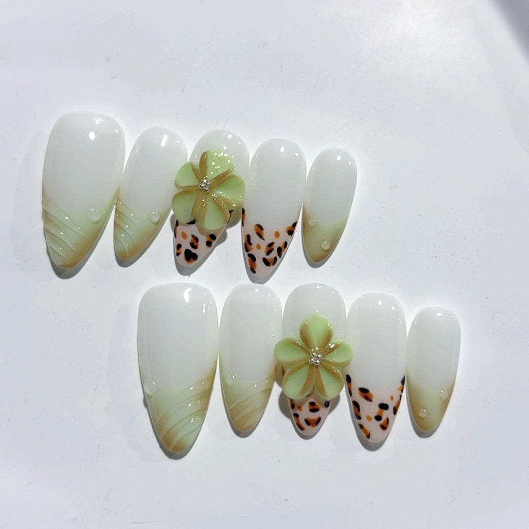 365nails - 新鮮三葉草：豹紋三葉草 — 杏仁形 手工製 立體雕刻 穿戴甲