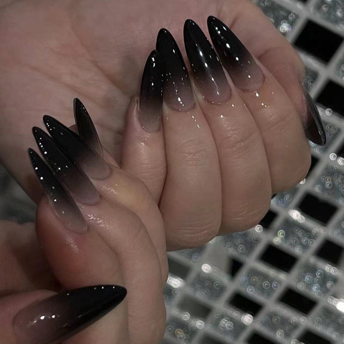 할로윈 블랙 프렌치 그라데이션 매니큐어 숏 아몬드형 재사용 가능 프레스온 네일｜365nails