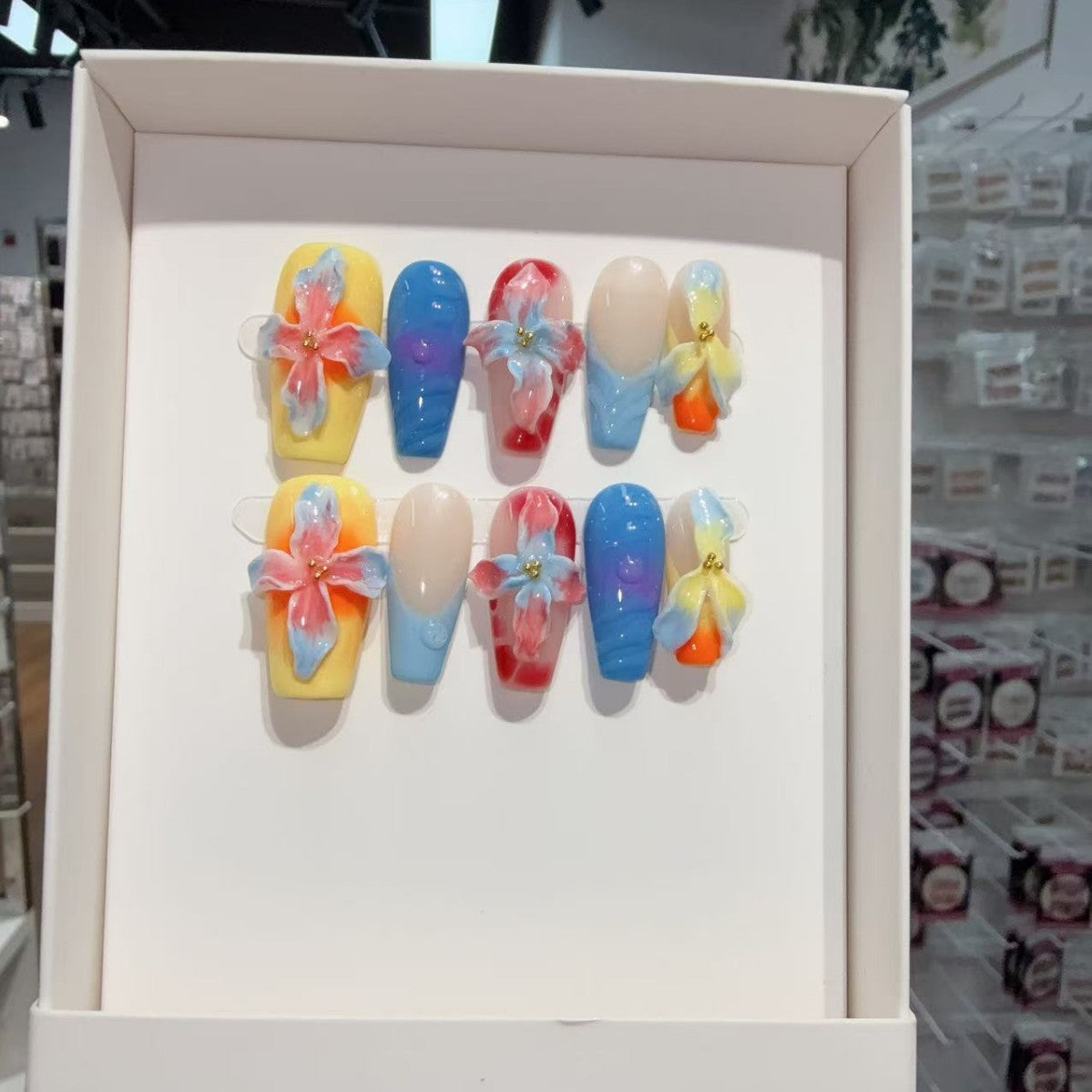 365nails: "Floraison tropicale" – Ongles forme coffin fait main avec fleurs 3D
