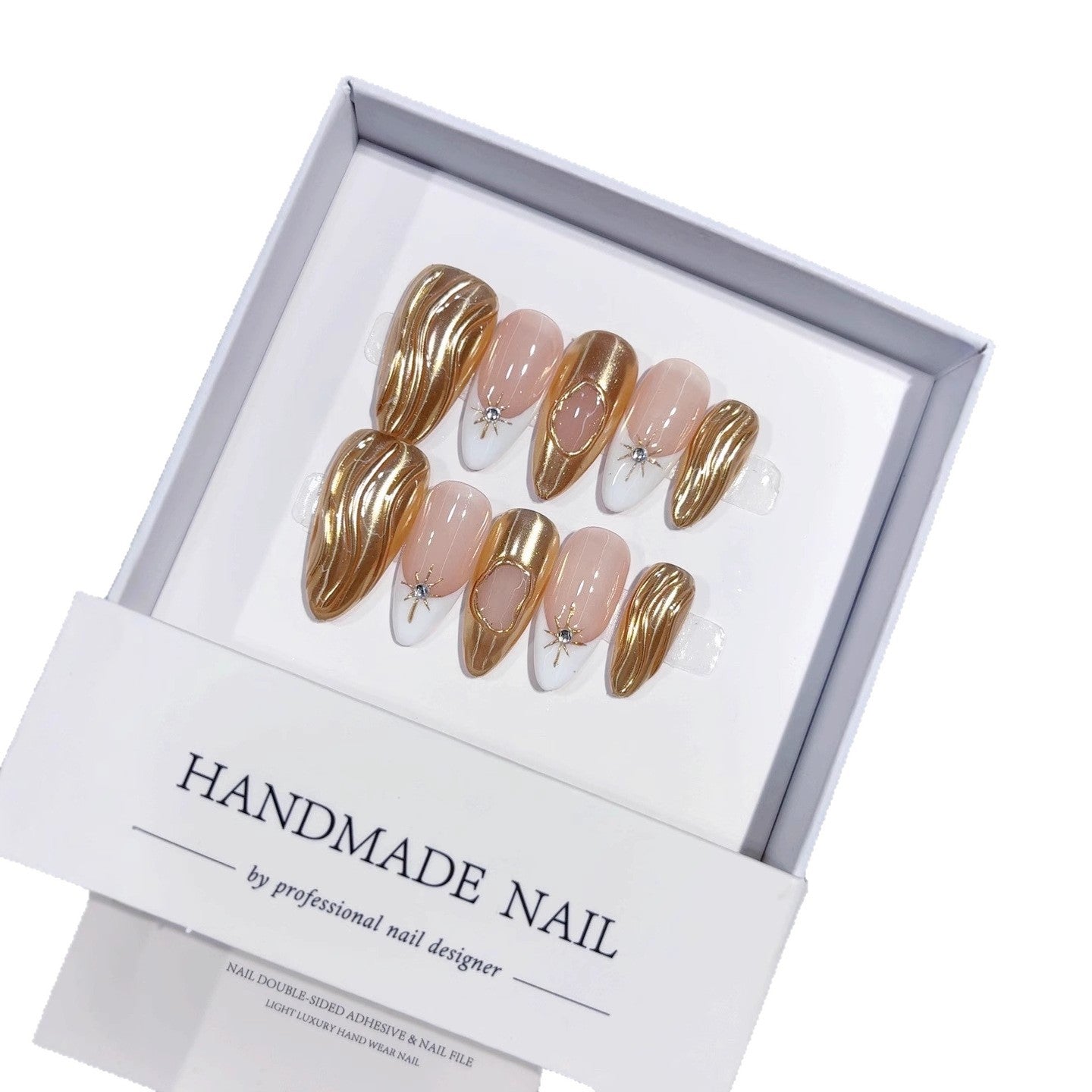 Or liquide : « Vague dorée » – Ongles press-on faits main forme amande