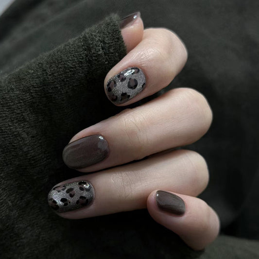 Popular short dark gray Spice Girl premium sense  film autumn and winter cat eye leopard print ins  fake ｜365nails