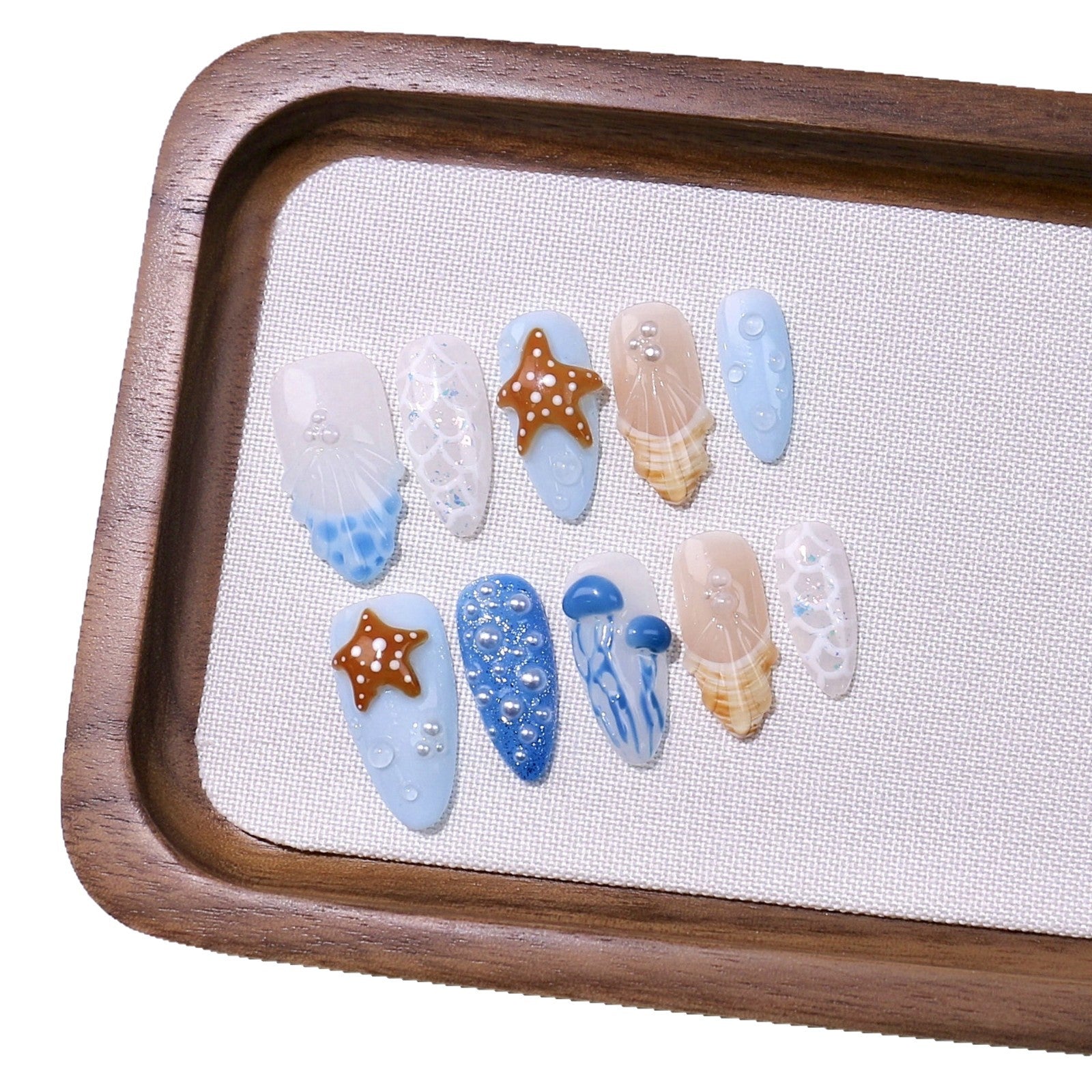 365nails：「深海水母」– 中長款杏仁形藍色海洋手工製穿戴甲