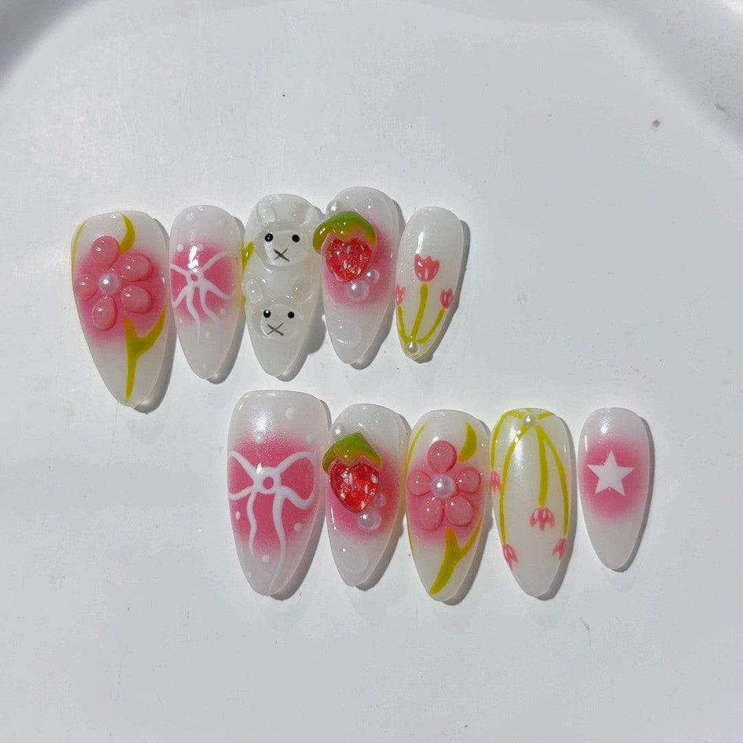 365nails: "Coelhinho e Morango de Primavera" – Unhas Postiças Artesanais Médias Amendoada de Frutas e Flores em Estilo Desenho Animado