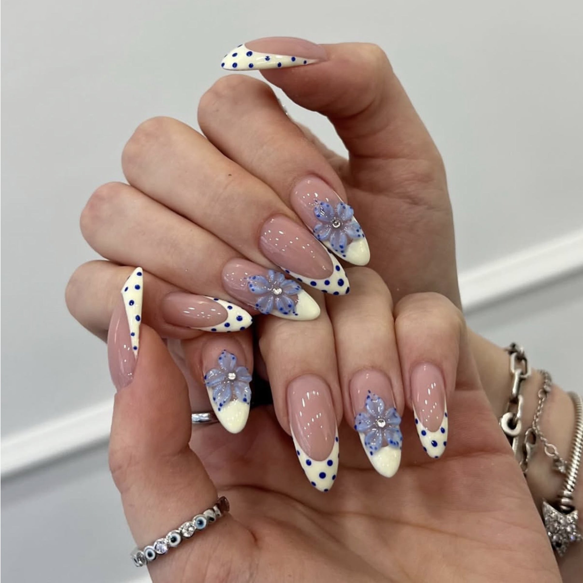 365nails: "Blue Floral Polka Dot French Almond" – Delicate Press-on Nails