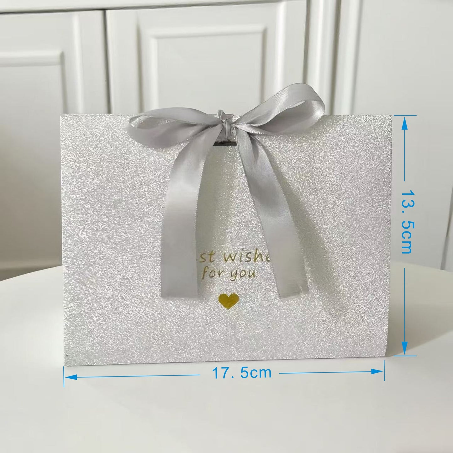 Triangular Foldable Gift Box with Ribbon – One‑Piece Paper Packaging Bag for Accessories