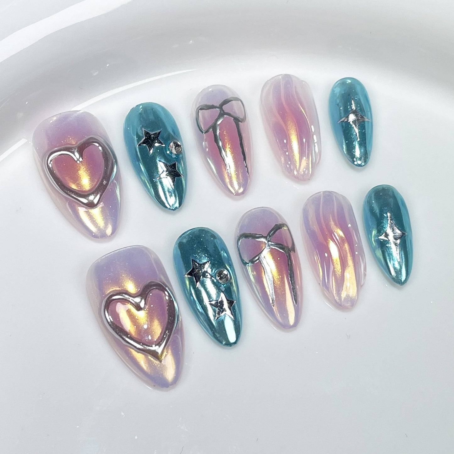 Almond nail, sweet and cool aurora nail, metal shape, small and fresh nail patch,  pure handmade press-on nails｜365nails