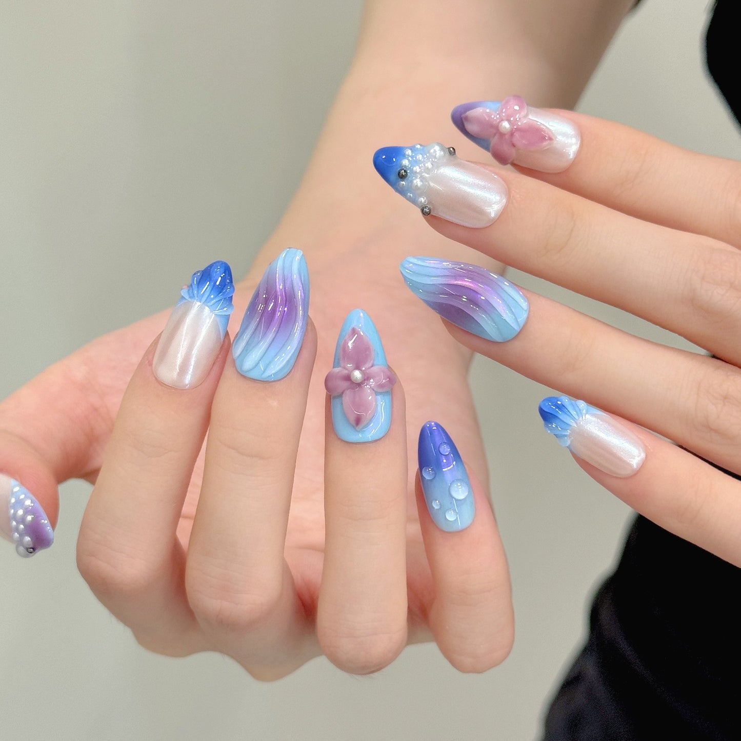 Iridescent Blue Floral Gradient Press On Nails