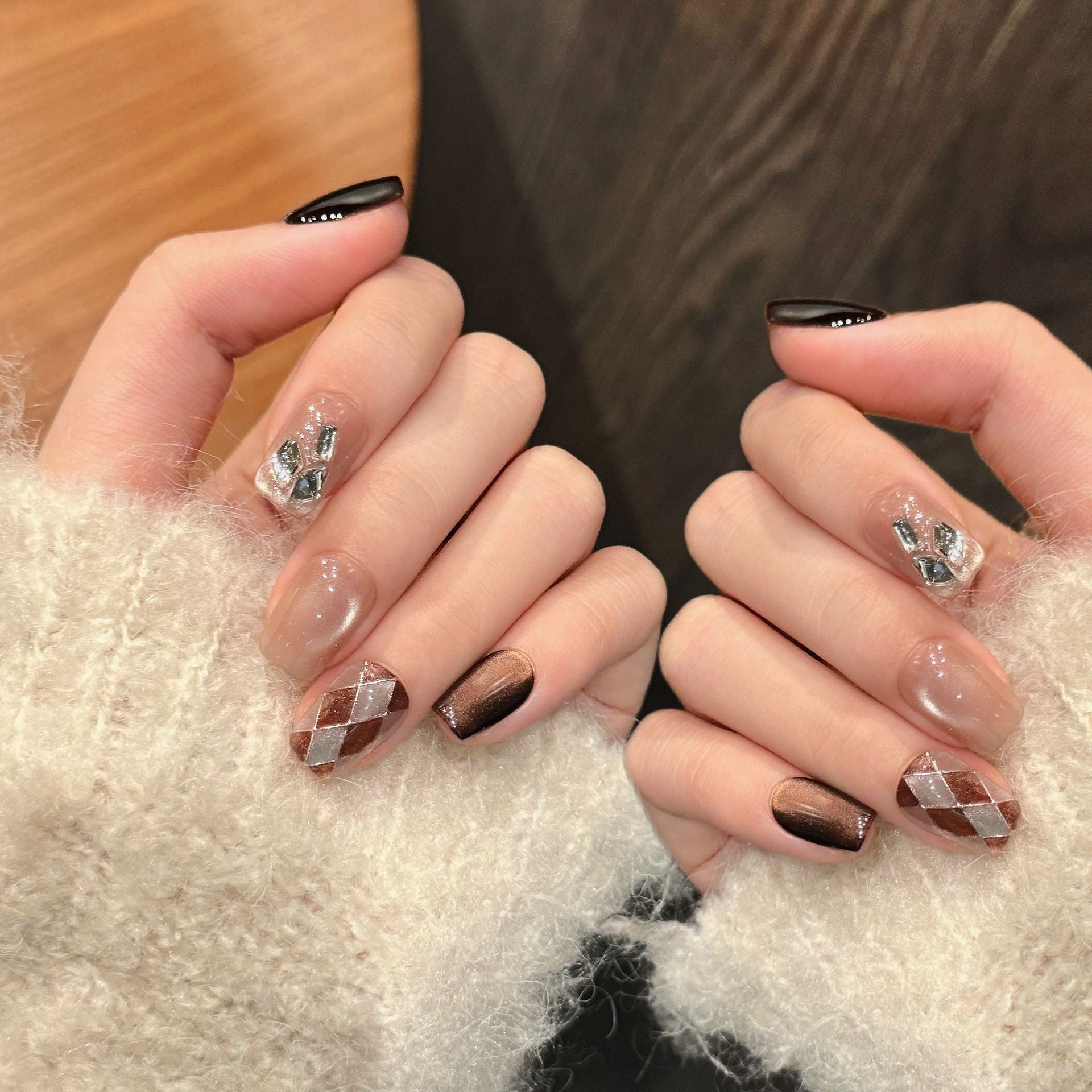 365nails: "Copper Chic" – Metallic Cat-Eye & Argyle Print Handmade Short Square Nails