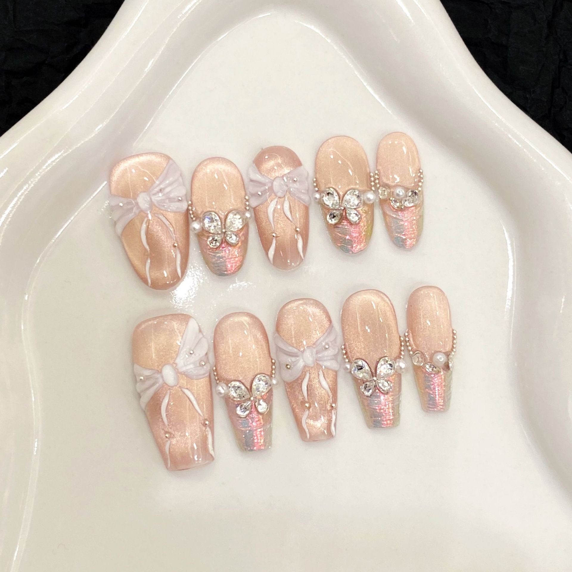 365nails: "Blushing Ballerina" – Laços e Pérolas 3D Feitos à Mão, Unhas Postiças Amendoadas Médias