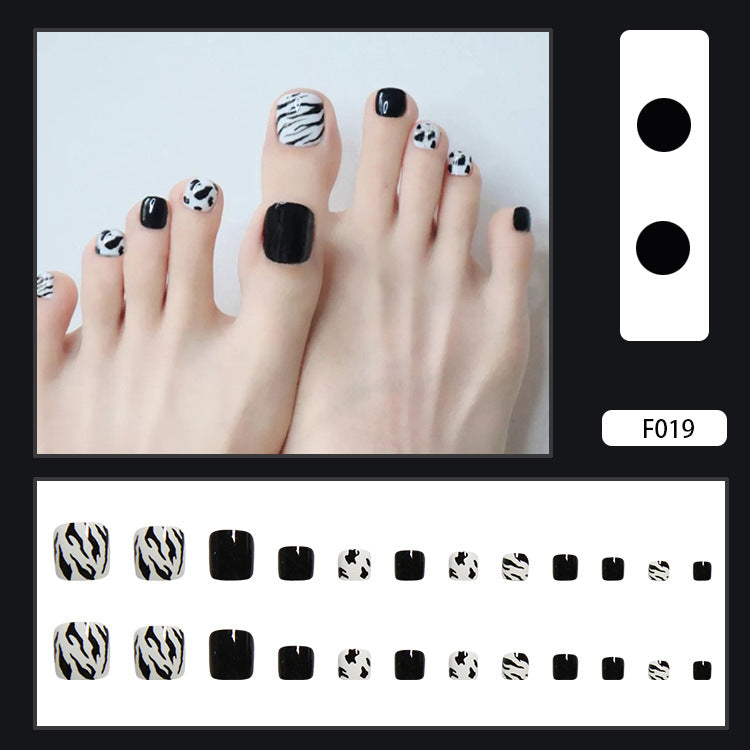 Unhas postiças com acabamento em unhas postiças Unhas postiças removíveis com acabamento em unhas postiças dos pés Unhas dos pés ｜365nails