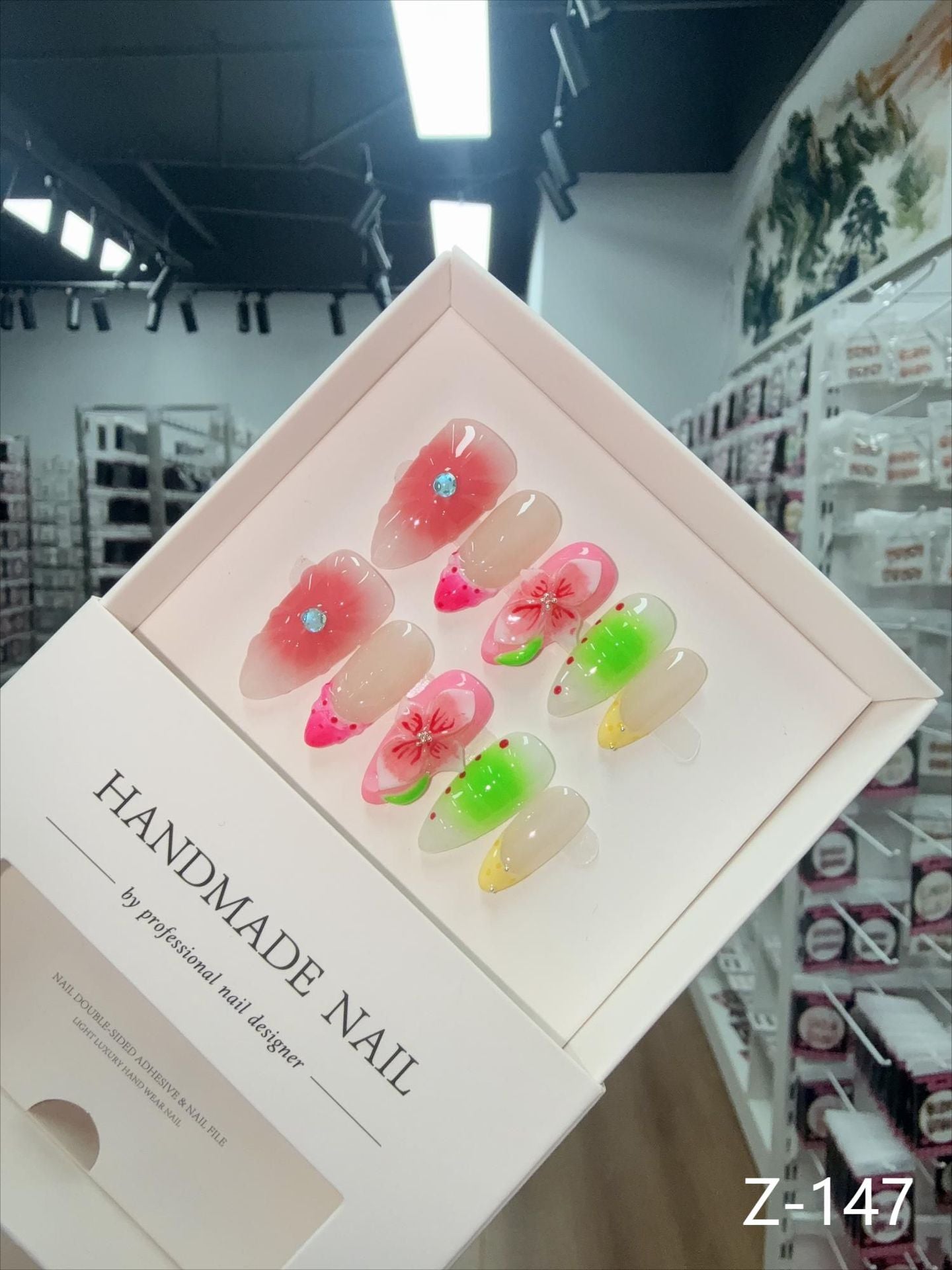 365nails : Floraison tropicale — ongles 3D à motif floral, faits main, forme amande