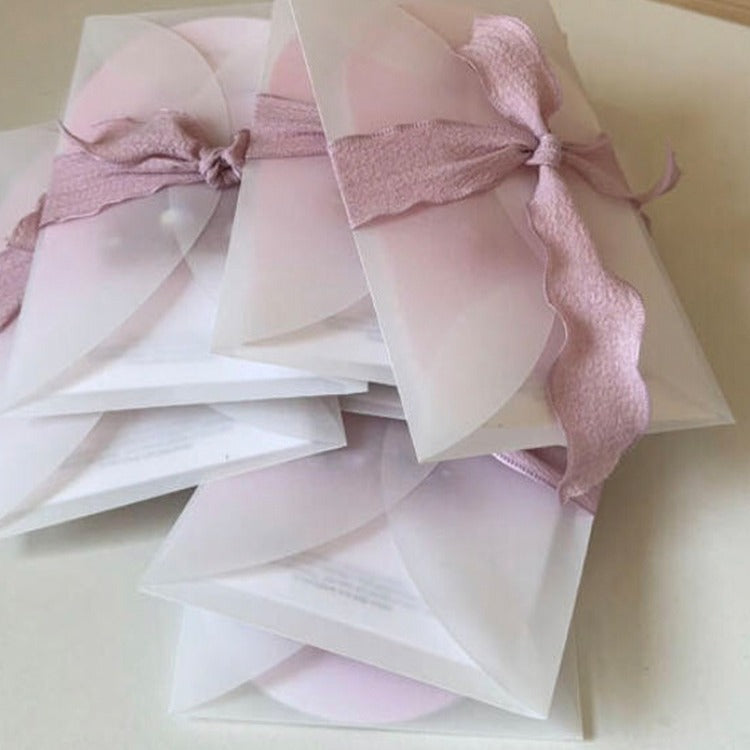 Envelope de papel sulfito semitransparente premium – Embalagem elegante para presente com acabamento fosco e fita