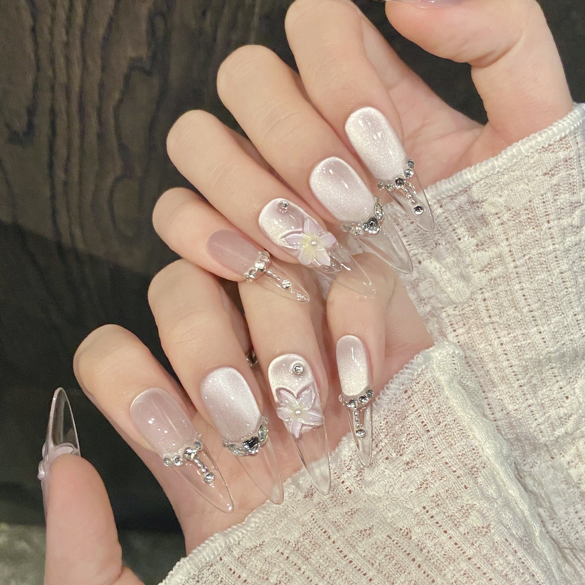 365nails: "丁香夢" – 3D立體花蝶 手工製尖形甲片