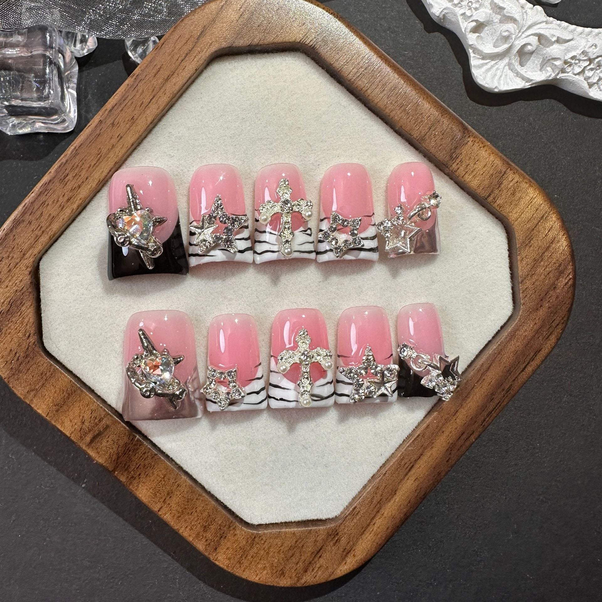Pink Chrome Y2K Star Press On Nails Set