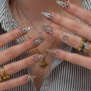 „Sheer Nude Polka Dot Almond“ – klassische minimalistische Press-on-Nägel