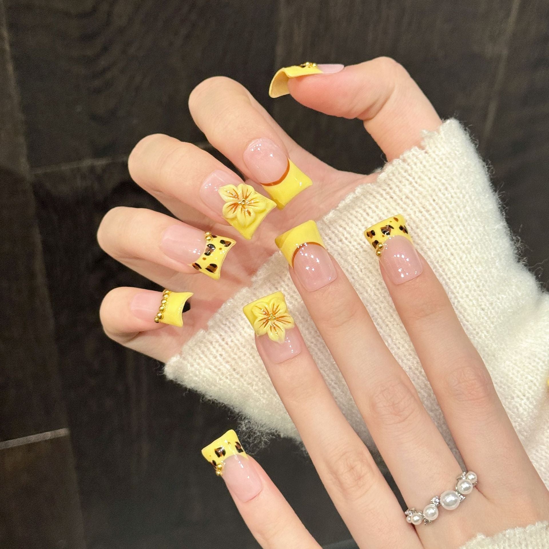 Yellow Cherry Blossom Duckbill Press On Nails