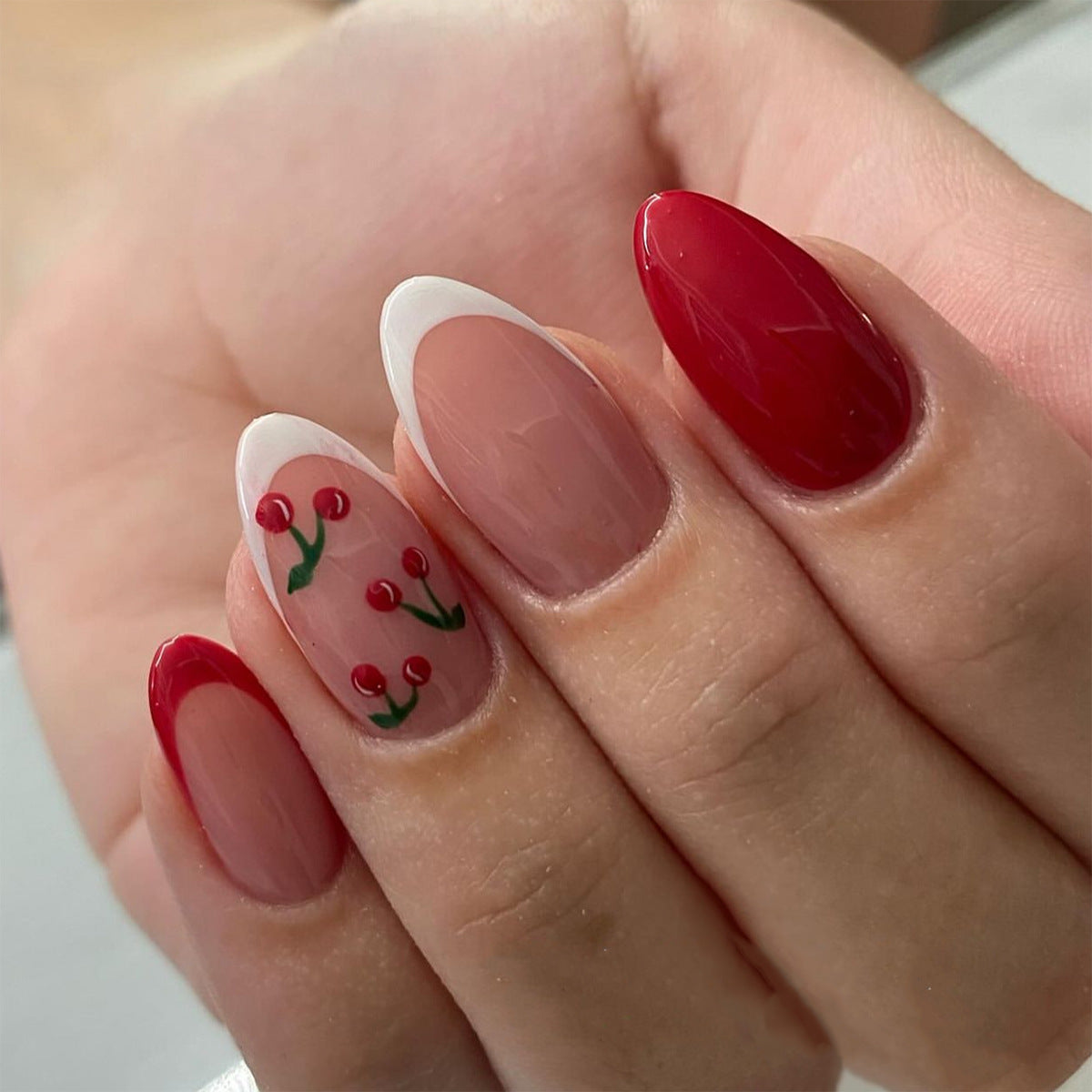 Uñas francesas blancas prensadas, manicura cereza sencilla, pequeño libro rojo, uñas postizas extraíbles, venta al por mayor | 365nails