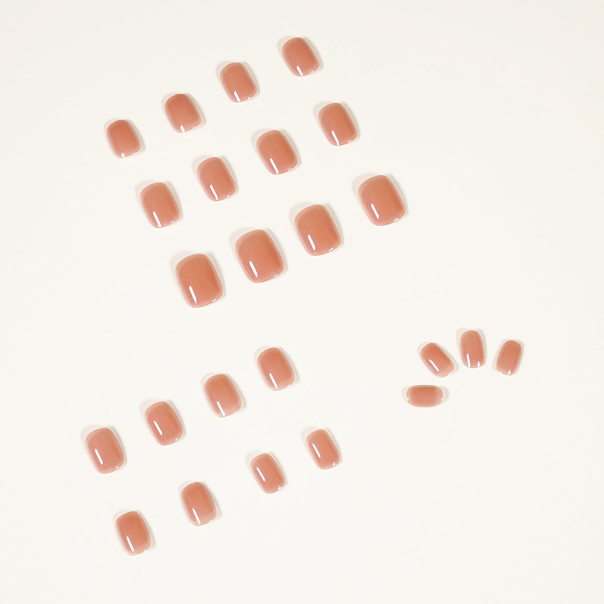 Uñas postizas cortas color canela nude terminadas | 365nails