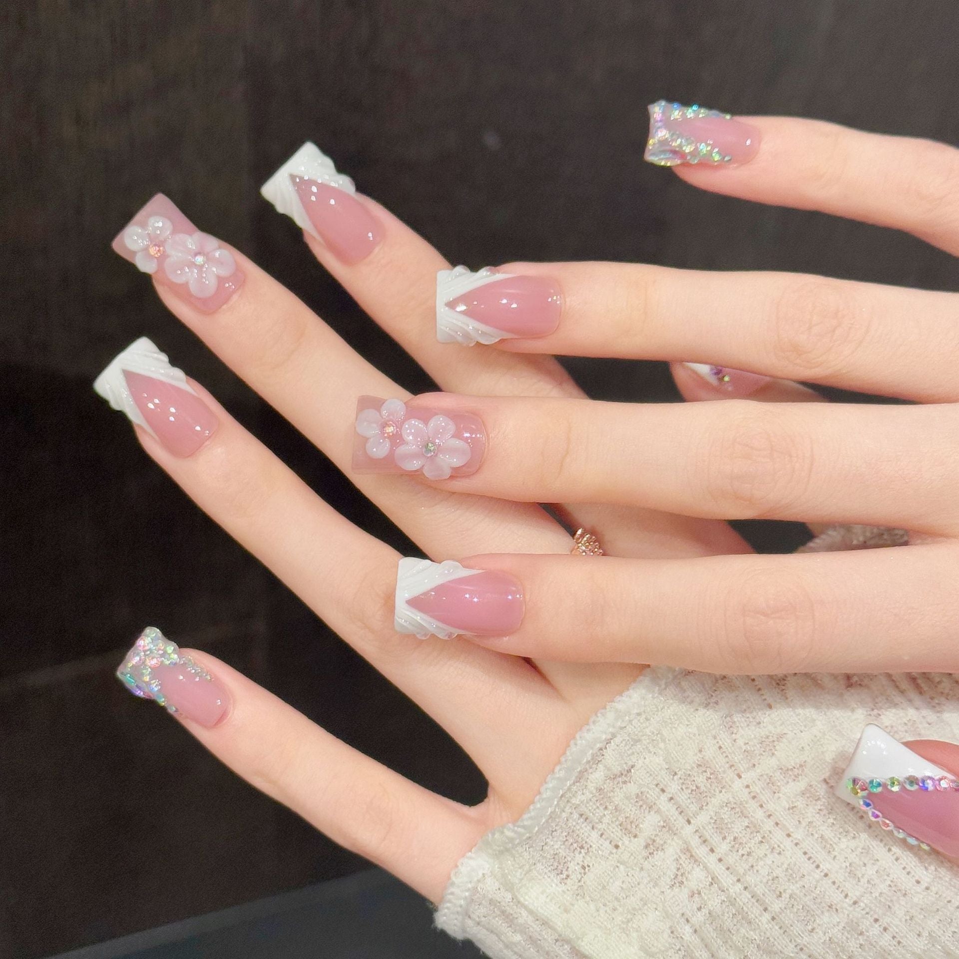 365nails: "Voile de fleurs" – Fleurs 3D et cristaux, fait main, ongles press-on forme coffin
