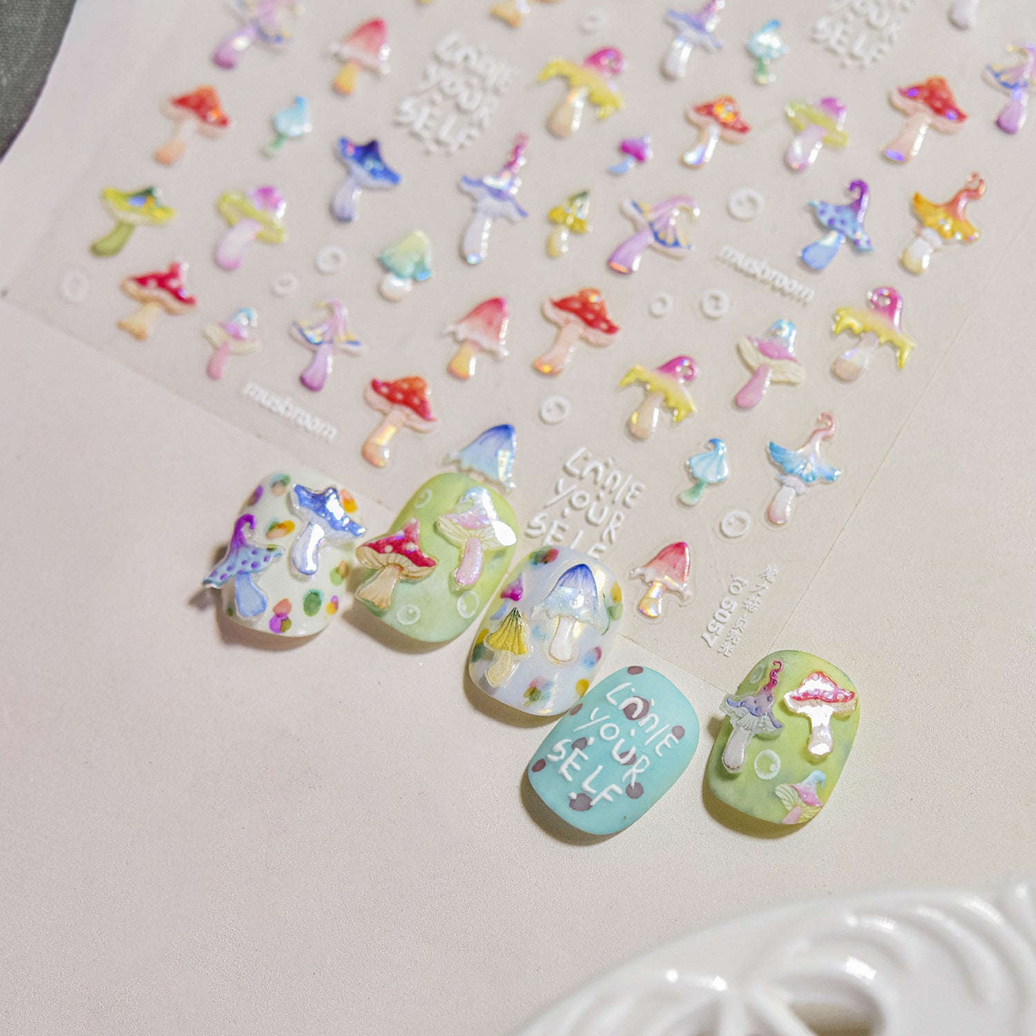 夢幻蘑菇系列：仙子森林 – 3D 浮雕甲貼