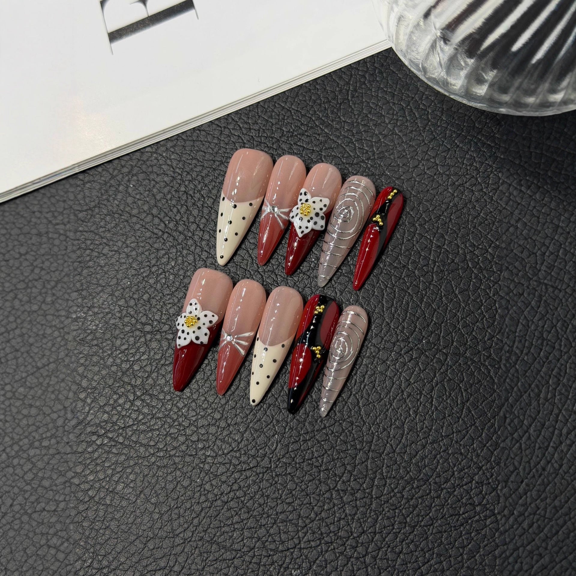 365nails: "復古暗黑" – 3D 花卉與波點 手工製 長款尖形穿戴甲