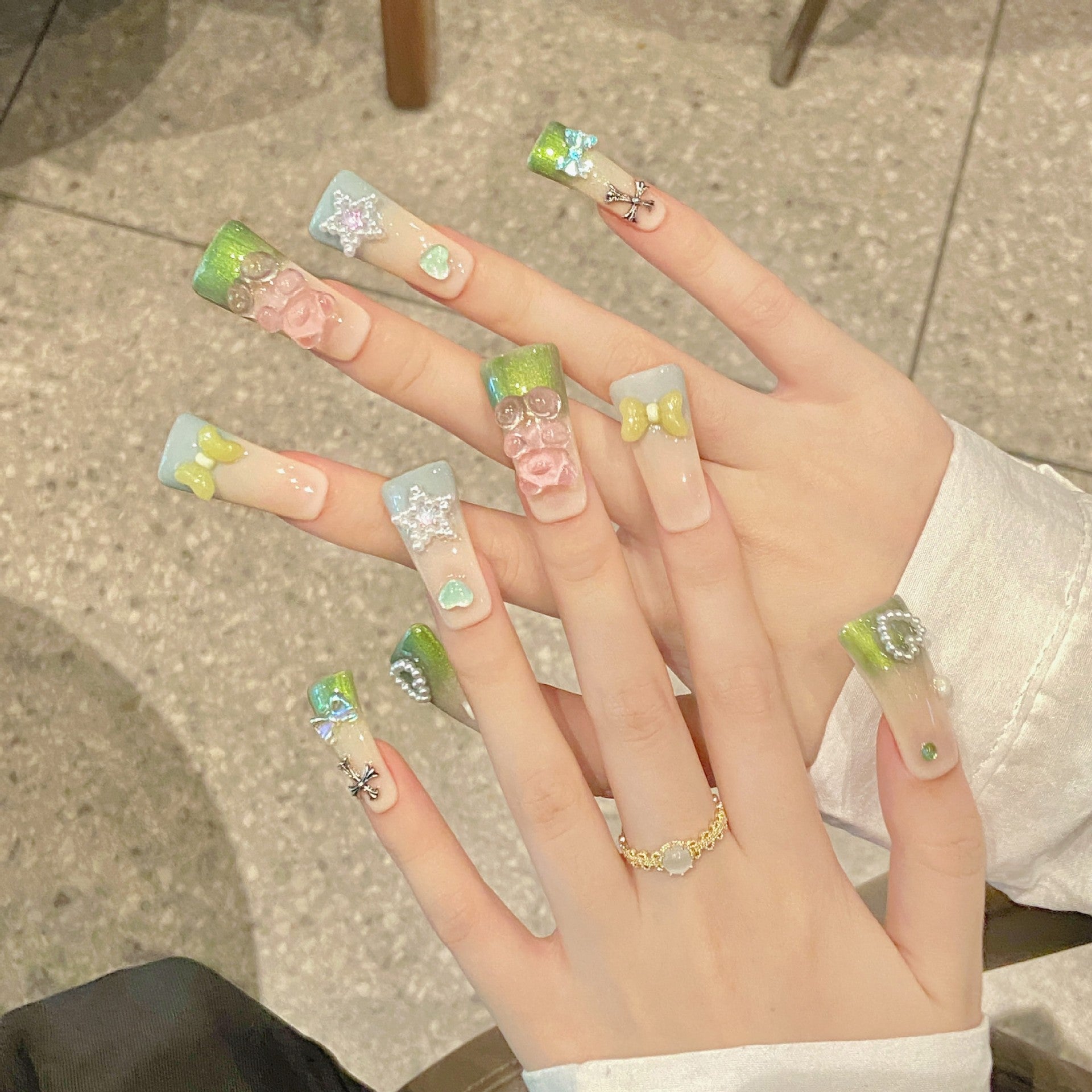 365nails: "Campo de Primavera" – Unhas Postiças Cônicas 3D Florais e de Borboleta Feitas à Mão