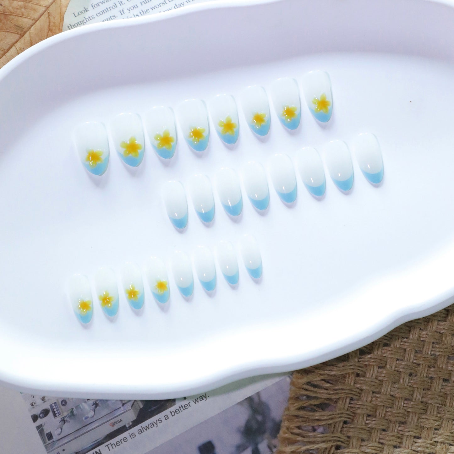 French blue simple nail art film short short round wearing fake nails 3D tropical flower press-on nails wholesale｜365nails