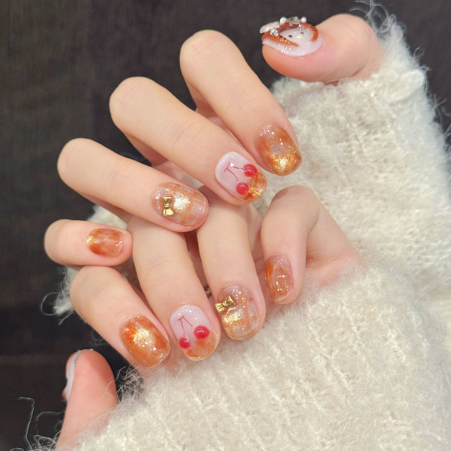 365nails: 「琥珀鬍鬚」—3D 角色 手工製 短款 杏仁形 穿戴甲