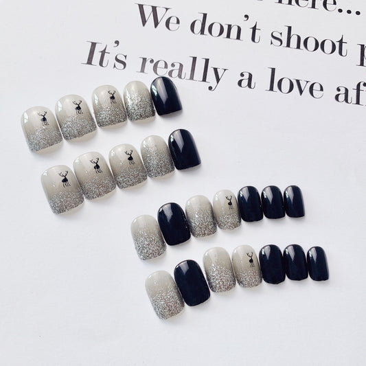 Short silver snow elk press-on nails glitter gradual change short round nail patch   fake nail nail wholesale｜365nails