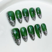 Emerald Cat-Eye Nails with Irregular Metallic Edges
