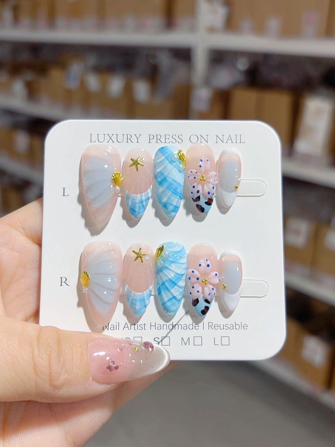 365nails: "海洋貝殼美人魚" – 中長款杏仁形海藍色手工製穿戴甲