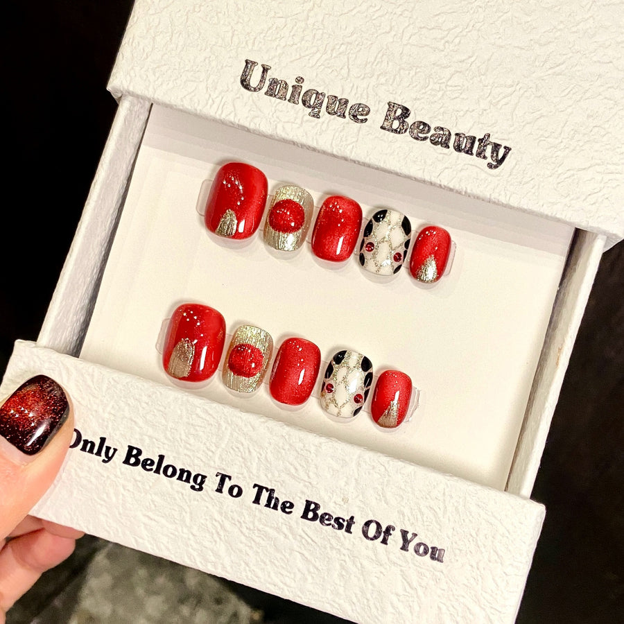 365nails: "Crimson Medusa" – Hand-Painted Snake & 3D Rose Short Square Nails