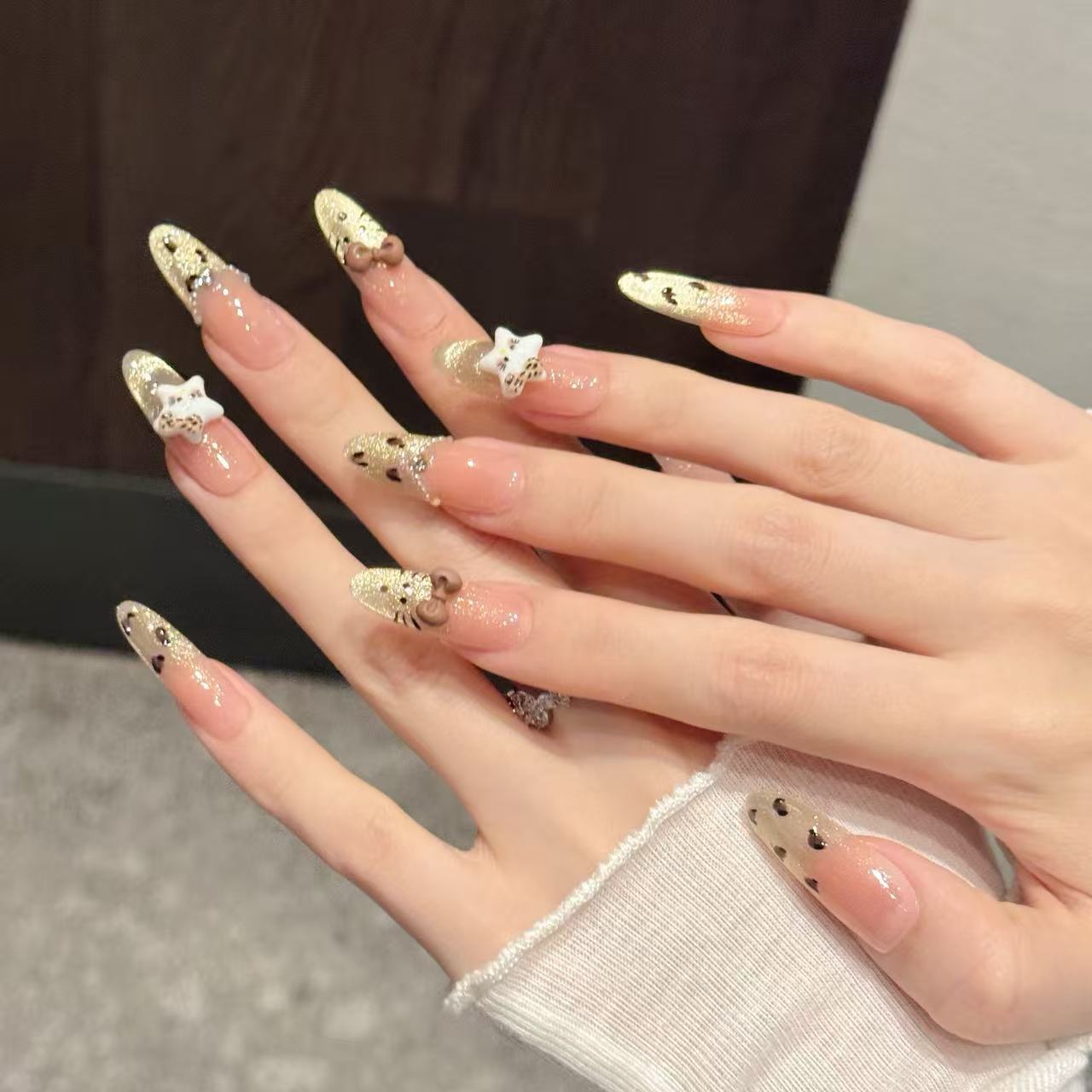 Cute Gold Glitter Leopard Charm Oval Nail Art Set