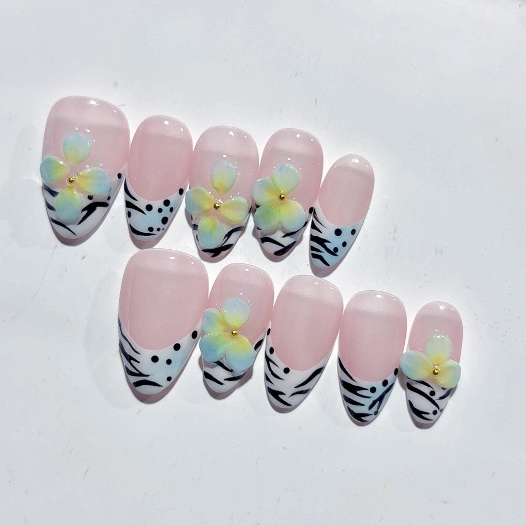 365nails-Zebra Blossom: "Zebra Floral Gradiente" – Unhas Postiças Artesanais Médias Amendoada