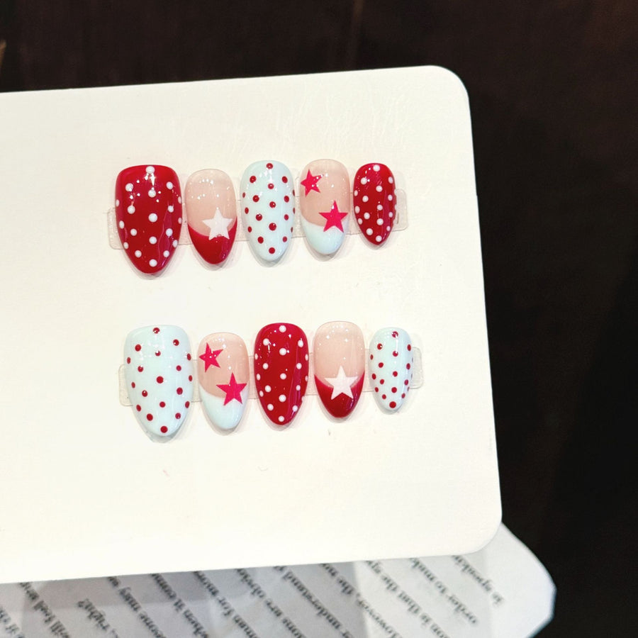 365nails: "Starlight Dots" – Retro Hand-Painted Short Square Nails