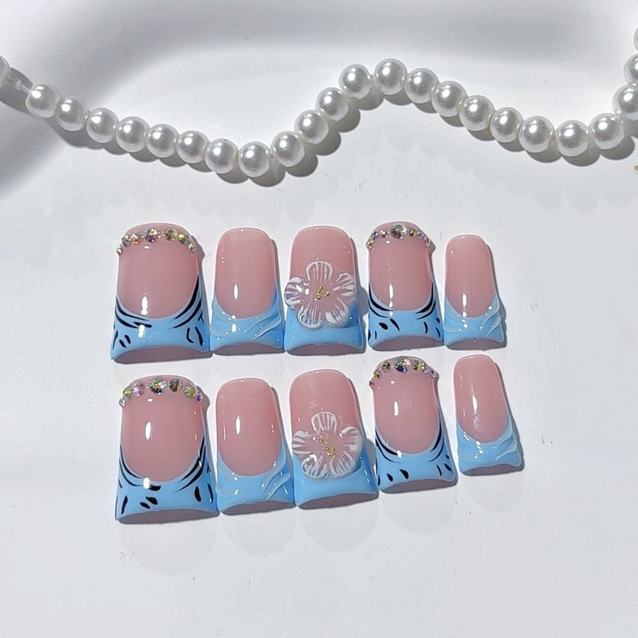 Série Fleur de Glace : « Sakura Bleu Glace » – Ongles press-on faits main carrés courts