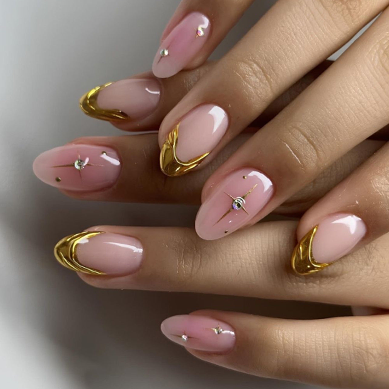 Pink Gold Wave Charm Press On Nails Elegant Design