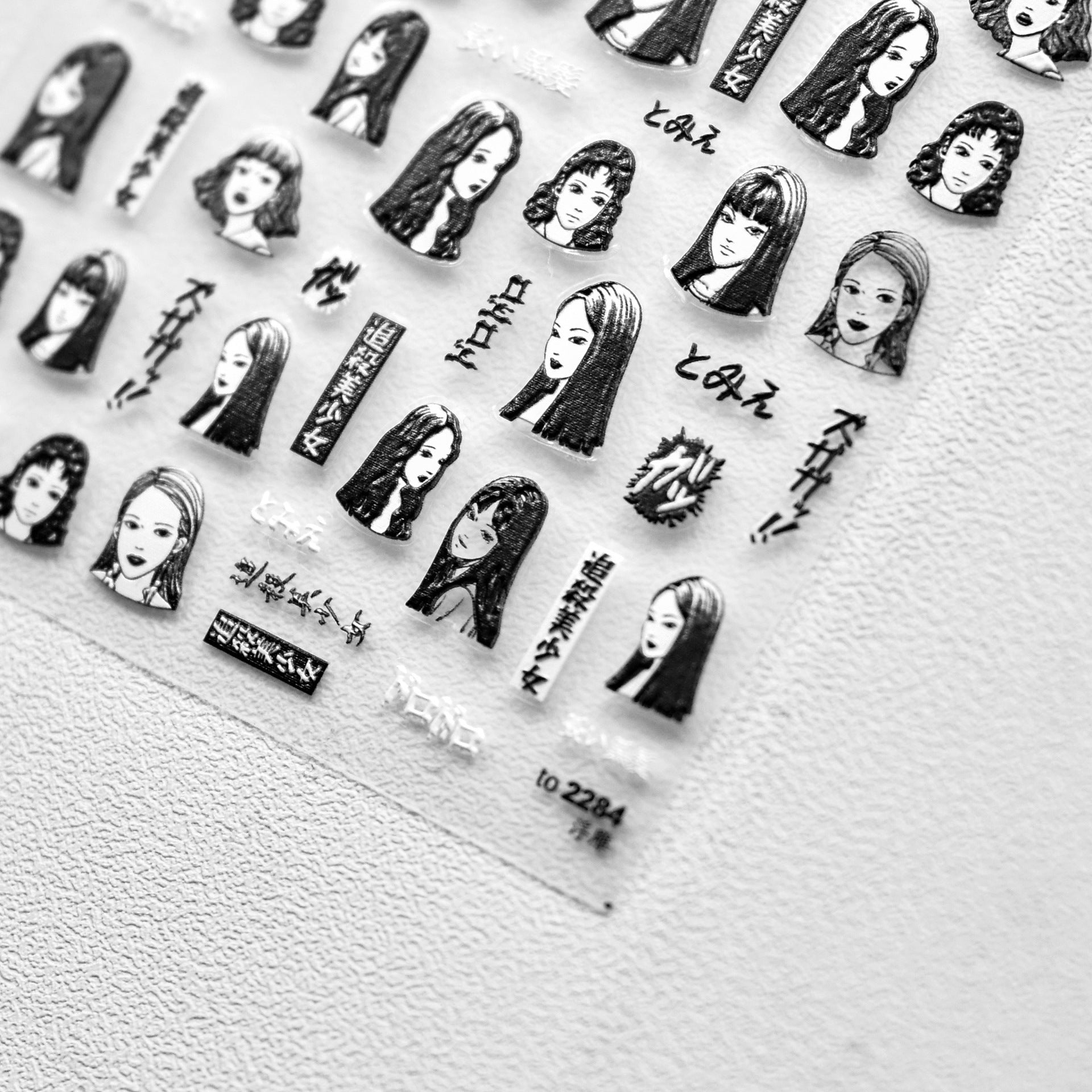 365nails: "Black & White Anime Girl" – adesivos de unhas